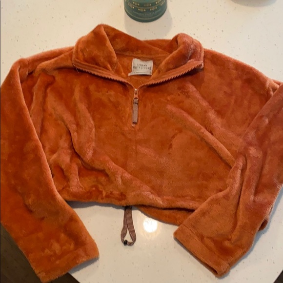 Worn once! Super soft and comfy cropped sweater ๐ฆ - Picture 1 of 2